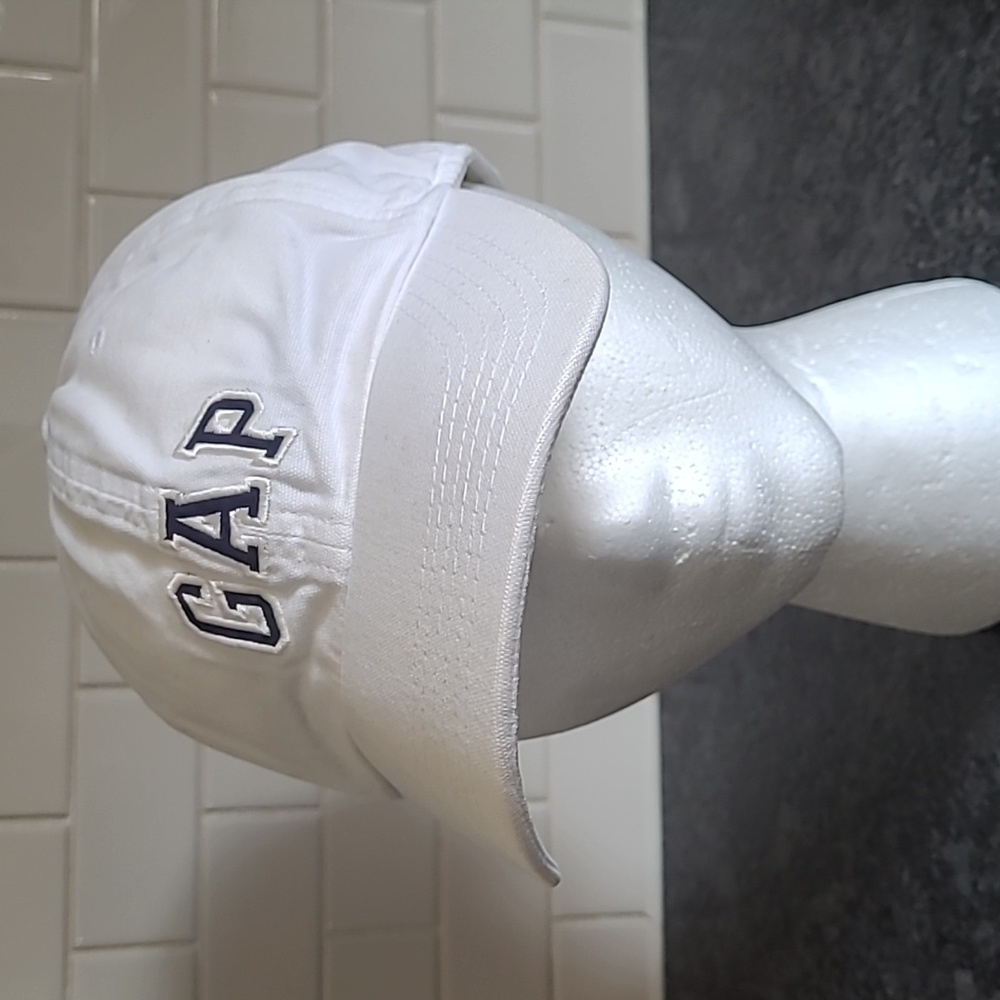 GAP Canvas White and Navy Adjustable Unisex Outdoor Cap